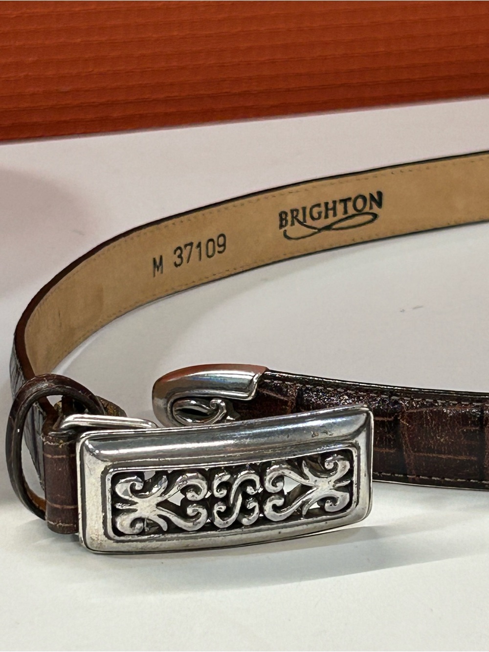 Brighton belt brown leather croc embossed size M